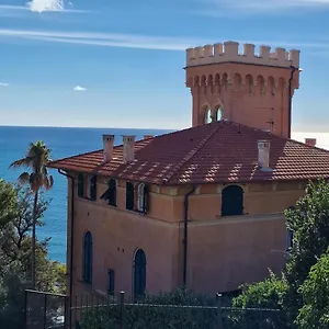 Appartamento The Shell - New Interior Look But Same Old Charme 200mt From The Sea With Garden And Parking Nearby, Imperia